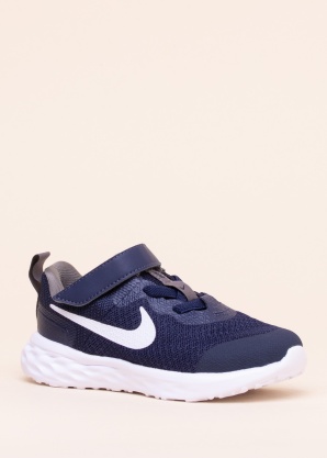 Беговые кроссовки Revolution 6 Nike