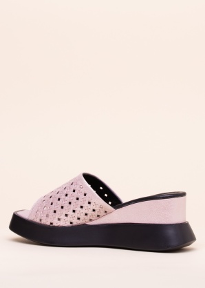 Loretta Vitale kingad