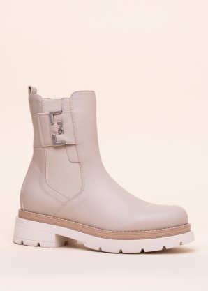 NeroGiardini poolsaapad