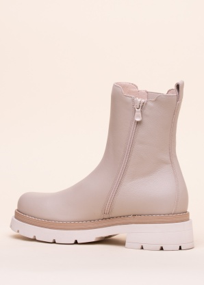 NeroGiardini poolsaapad