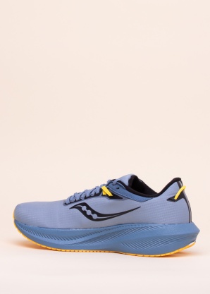 Беговые кроссовки Triumph 21 Rs saucony