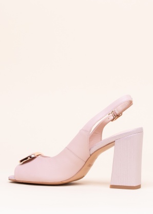 Loretta Vitale kingad