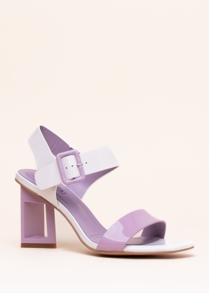 Loretta Vitale kingad