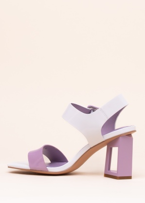 Loretta Vitale kingad