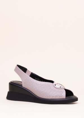 Loretta Vitale kingad