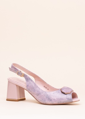 Loretta Vitale kingad