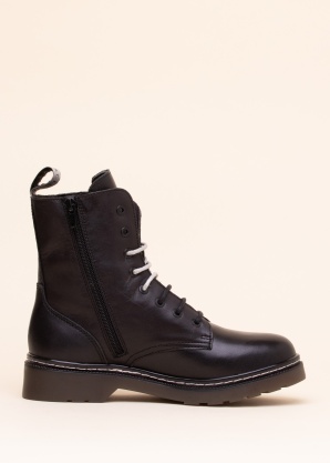 Musse & Cloud poolsaapad Efanyst