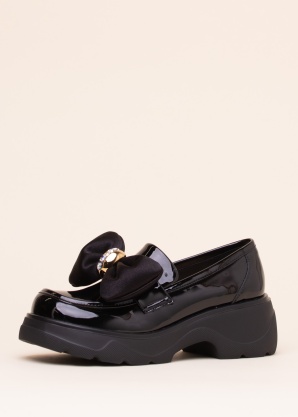 Loretta Vitale kingad