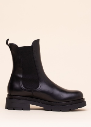 NeroGiardini poolsaapad