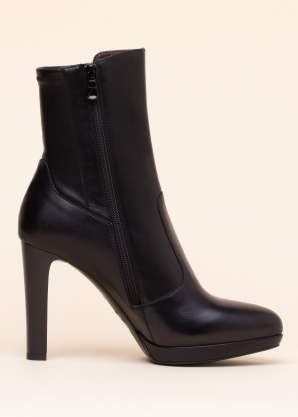 NeroGiardini poolsaapad