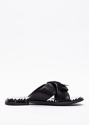 Loretta Vitale kingad