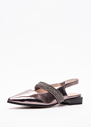 Loretta Vitale kingad