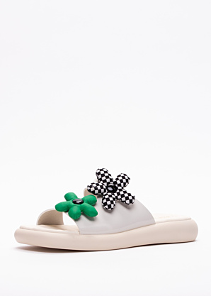 Loretta Vitale kingad