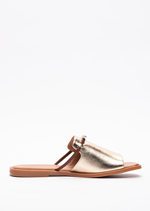 Loretta Vitale kingad