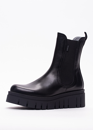 NeroGiardini poolsaapad