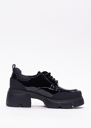 Loretta Vitale kingad