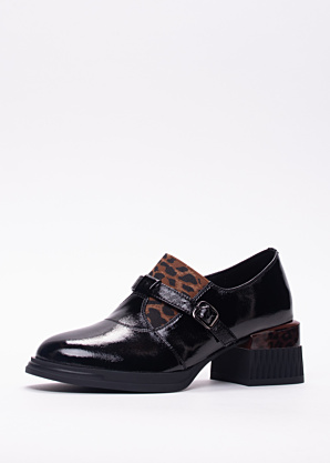 Loretta Vitale kingad