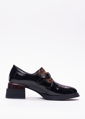 Loretta Vitale kingad