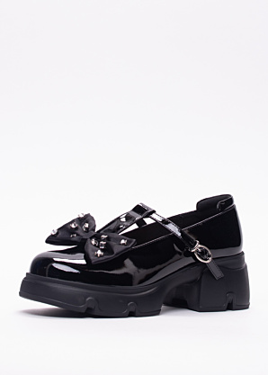 Loretta Vitale kingad