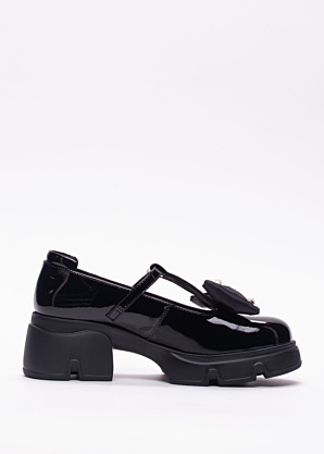 Loretta Vitale kingad