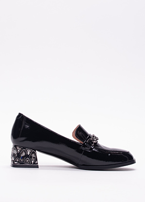 Loretta Vitale kingad