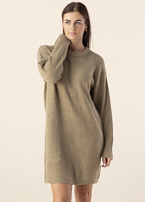 b.young kootud kleit Onema