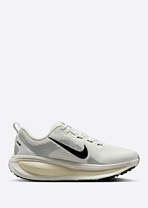 Беговые кроссовки Vomero 18 Nike
