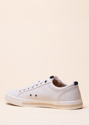 Wrangler tennised Clay