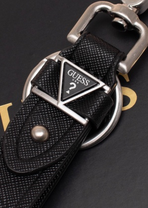 Кольцо для ключей Certosa Saffiano в подарочной коробке Guess