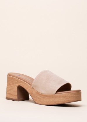 Musse & Cloud kingad Tana