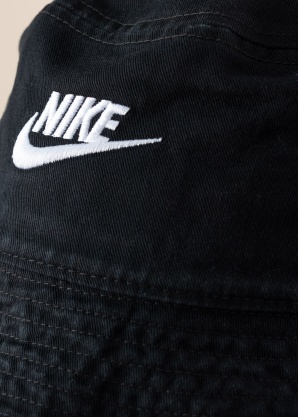 Весенне-осенняя шапка Nike