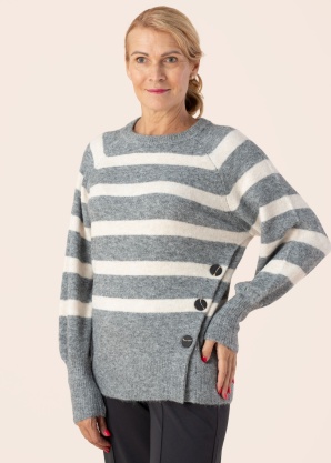 b.young kampsun Omea