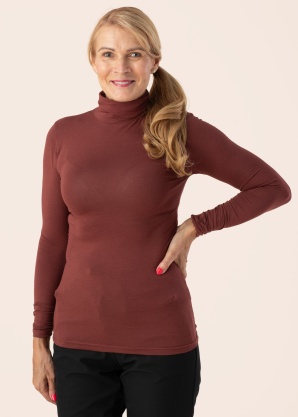 Блуза с высоким воротником Pamila b.young