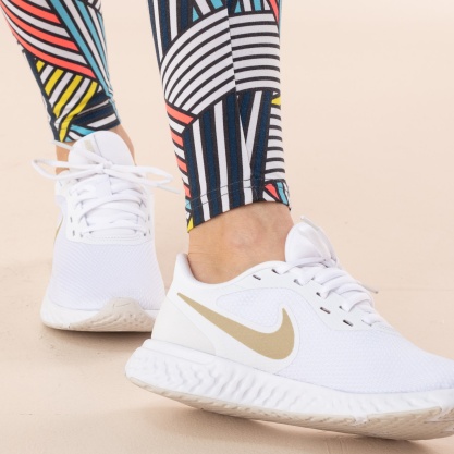 Кроссовки для бега Nike Revolution 5