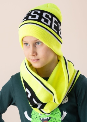 Guess talvemütsi ja salli komplekt