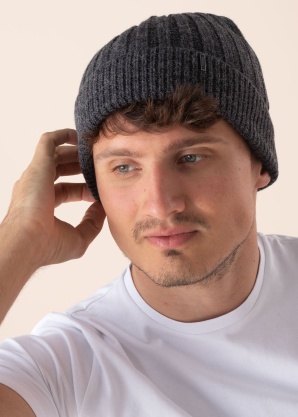 Зимняя шапка Greg Huppa