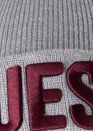 Весенне-осенняя шапка Guess