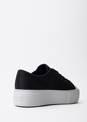 Guess tennised Joezi3