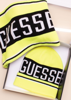 Guess talvemütsi ja salli komplekt