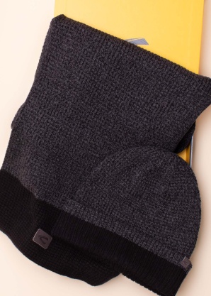 Комплект зимней шапки и шарфа в подарочной коробке Camel Active