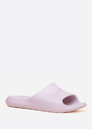 Nike basseiniplätud