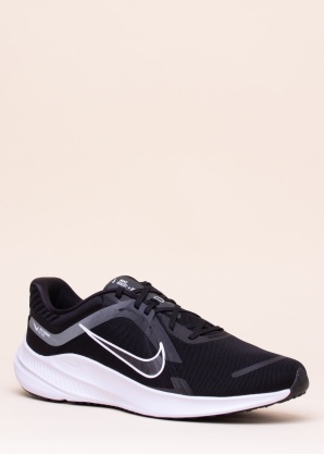 Беговые кроссовки Quest 5 Nike