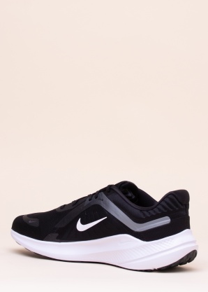 Беговые кроссовки Quest 5 Nike