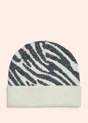 Зимняя шапка Pieces