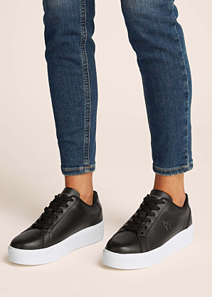 Tommy Hilfiger tennised