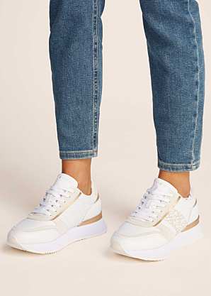 Tommy Hilfiger vabaajajalatsid