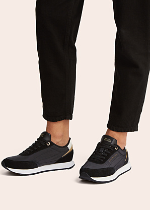 Tommy Hilfiger vabaajajalatsid