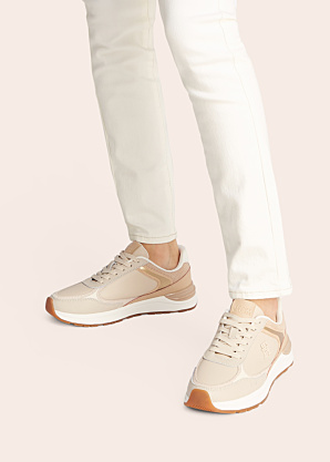 Tommy Hilfiger vabaajajalatsid