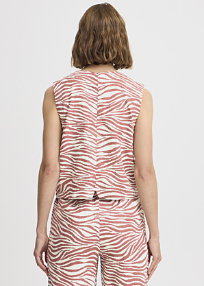 b.young vest Falakka