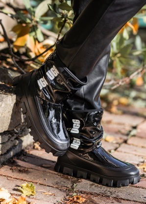 UGG poolsaapad Classic Brellah Mini